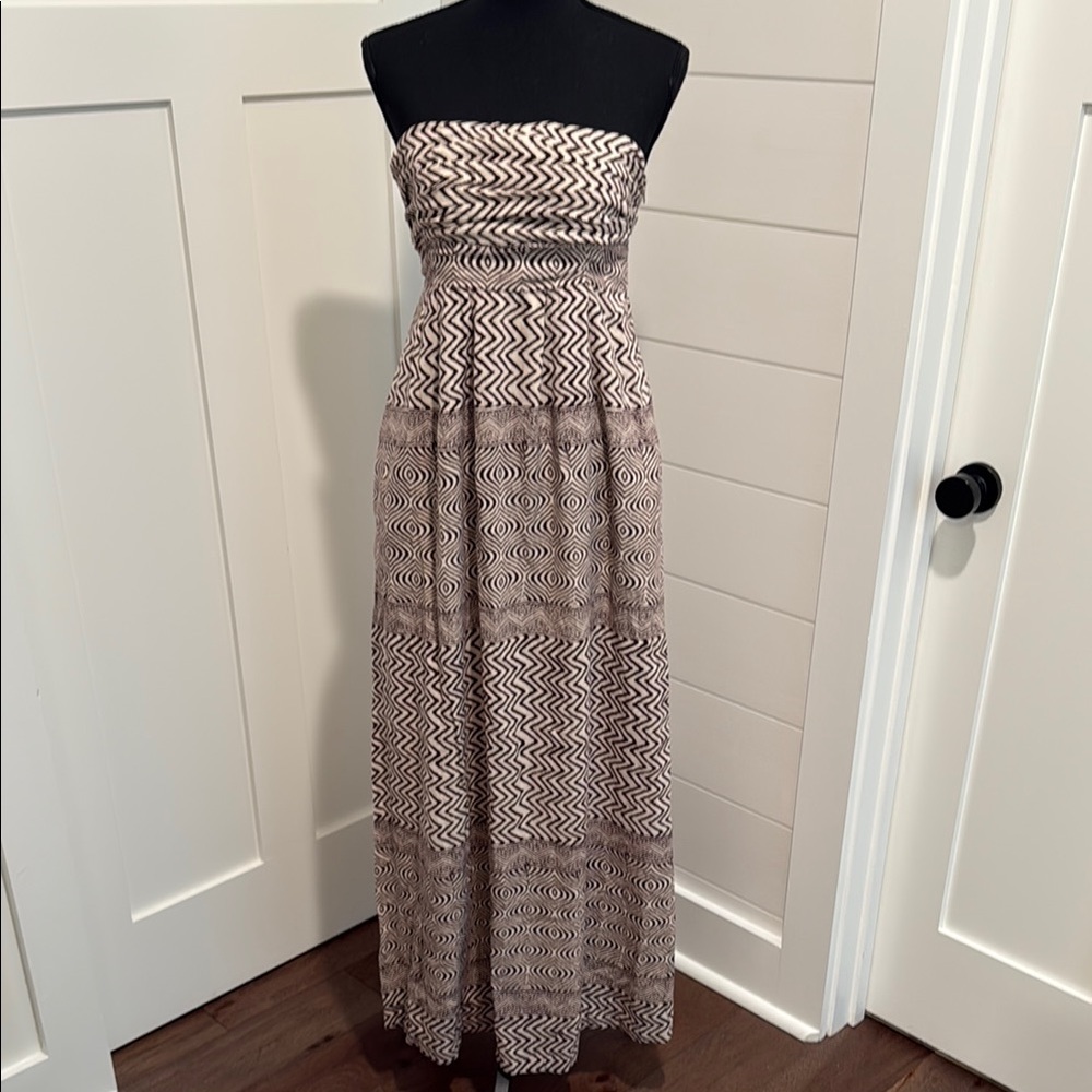 Elegant Strapless Brown Patterned Dress